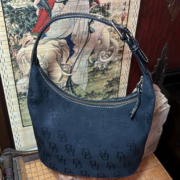 Dooney & Bourke Bucket Bag Black Signature Monogram 8”Lx5.5”W Center 5”H - Picture 4 of 17